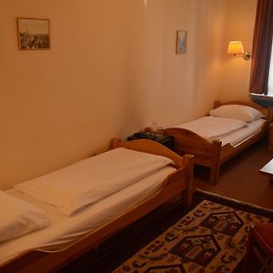 Zimmer mit zwei Einzelbetten